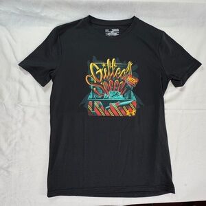 Boys Under Armour Loose Fit Heat Gear Shirt size YMD